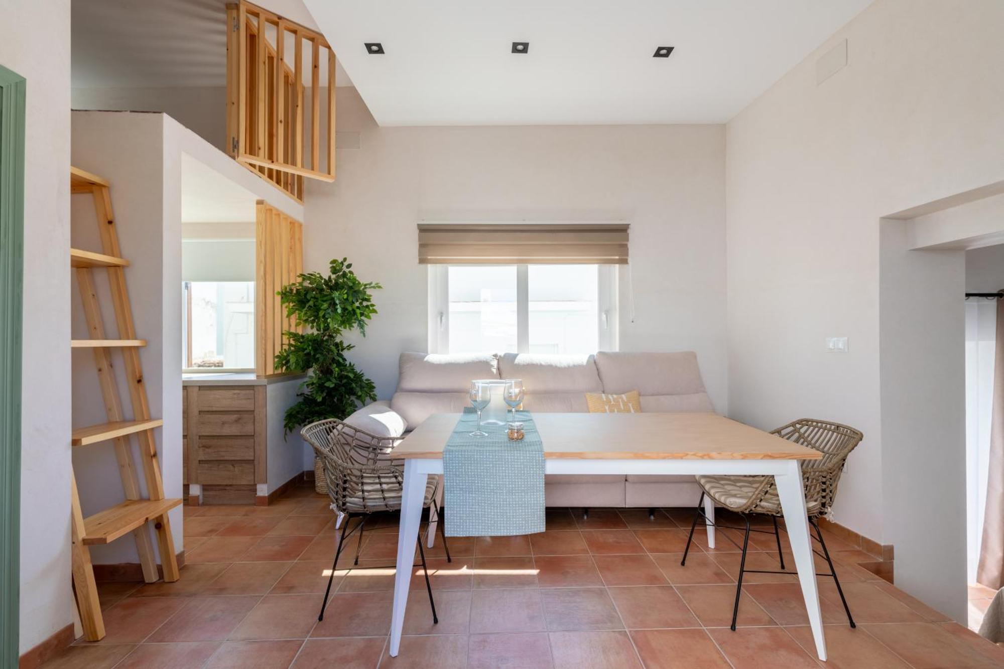 Isaac Peral 3 Apartment